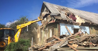 Промышленный демонтаж пристроек к дому в Анапе | Цены от 571 руб. за м2